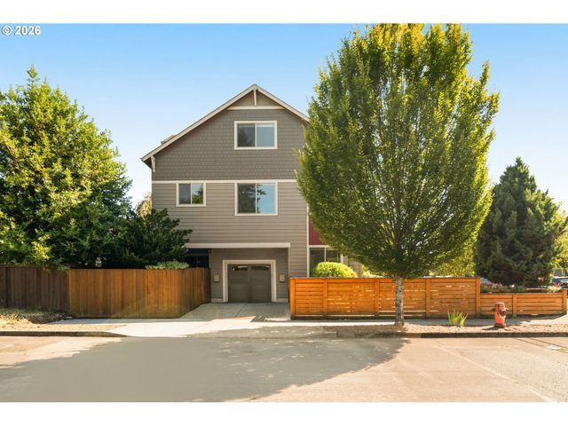 8280 N BURRAGE Ave, Portland, OR 97217