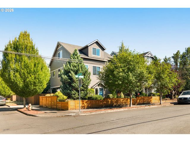 8280 N BURRAGE Ave, Portland, OR 97217