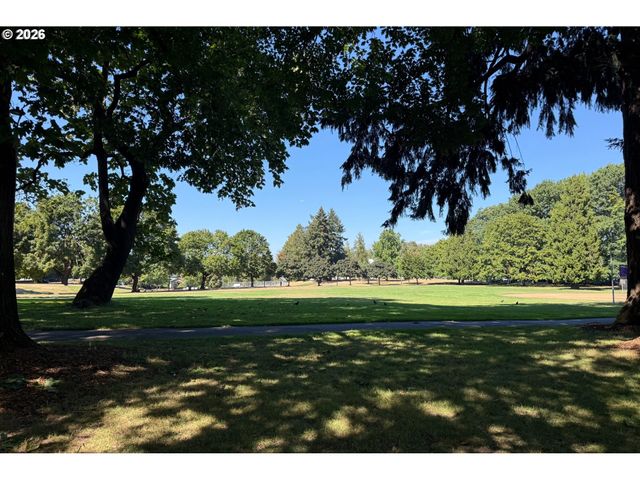 8280 N BURRAGE Ave, Portland, OR 97217