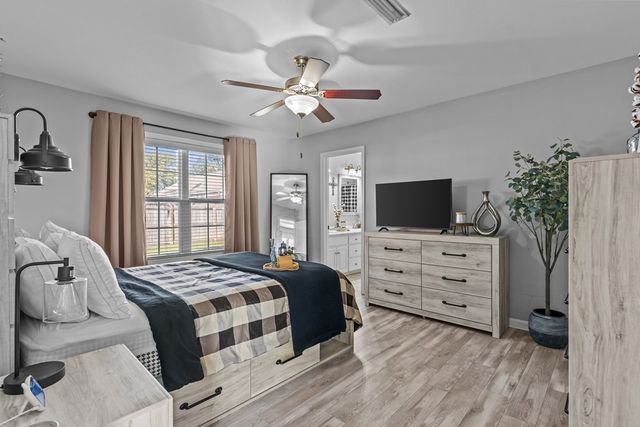 213 Jasmine Circle, Enterprise, AL 36330