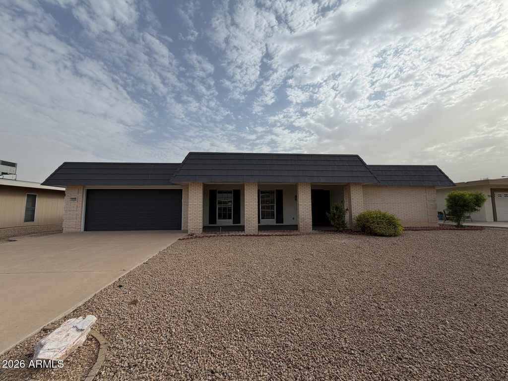 10922 W WELK Drive, Sun City, AZ 85373 — exterior