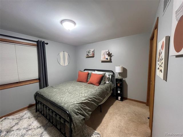 95 Walnut Boulevard, Rochester, MI 48307