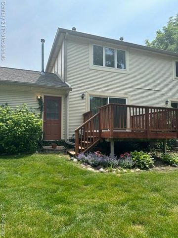 95 Walnut Boulevard, Rochester, MI 48307