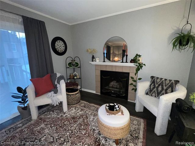 95 Walnut Boulevard, Rochester, MI 48307