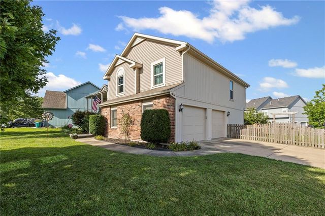 662 N OAK Street, Gardner, KS 66030