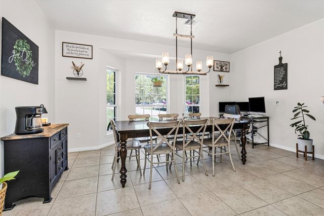 1006 Commons Waterway Drive, Huffman, TX 77336