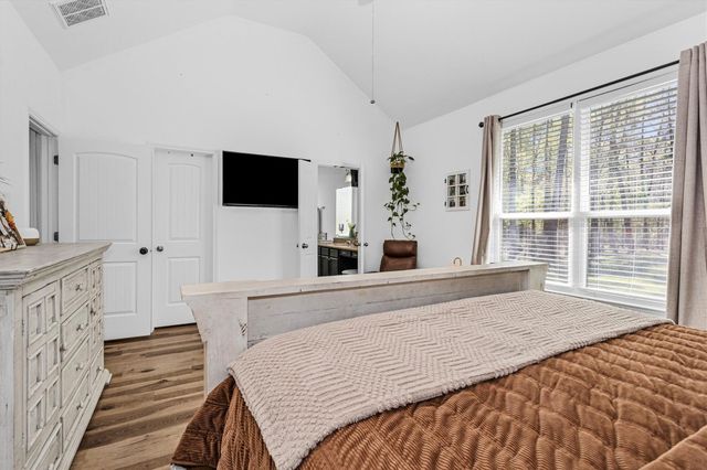 1006 Commons Waterway Drive, Huffman, TX 77336