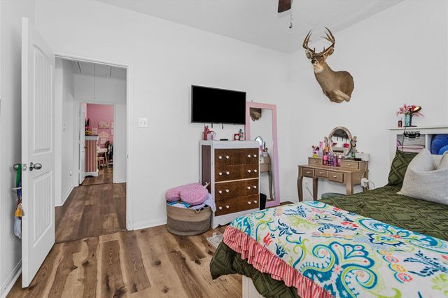 1006 Commons Waterway Drive, Huffman, TX 77336