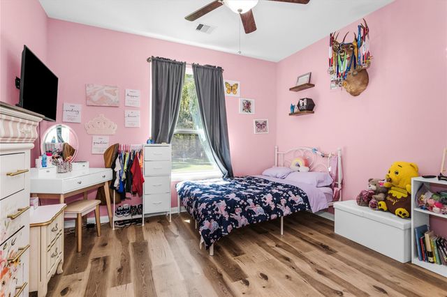 1006 Commons Waterway Drive, Huffman, TX 77336