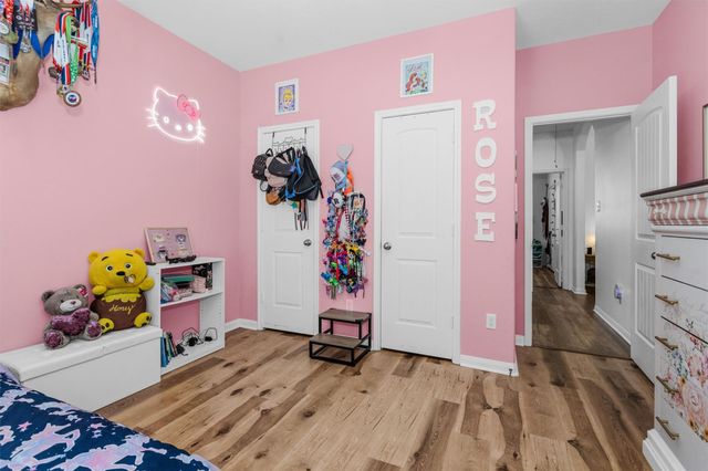 1006 Commons Waterway Drive, Huffman, TX 77336