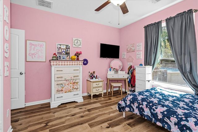 1006 Commons Waterway Drive, Huffman, TX 77336