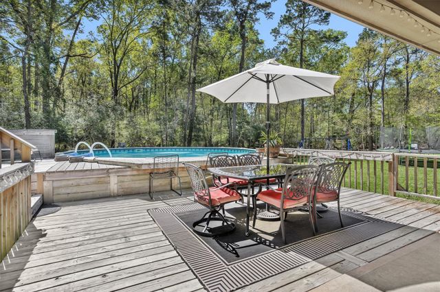 1006 Commons Waterway Drive, Huffman, TX 77336