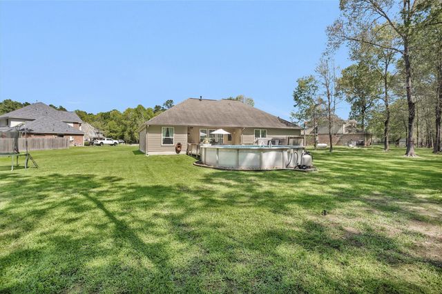 1006 Commons Waterway Drive, Huffman, TX 77336