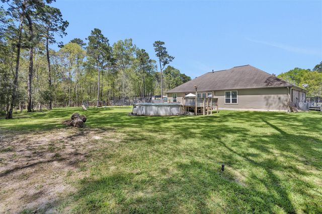 1006 Commons Waterway Drive, Huffman, TX 77336