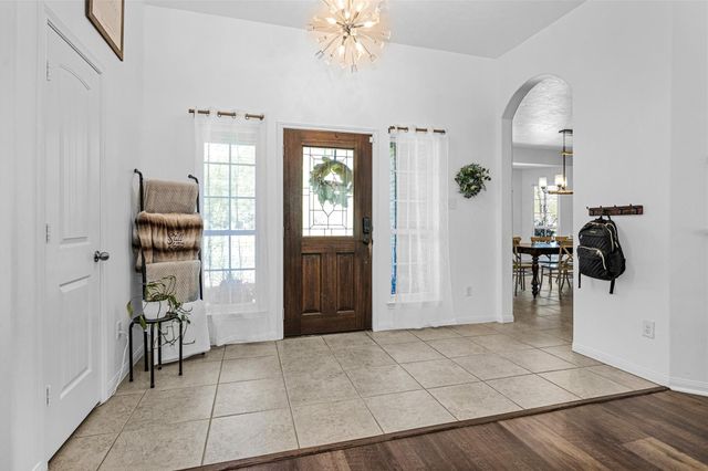 1006 Commons Waterway Drive, Huffman, TX 77336