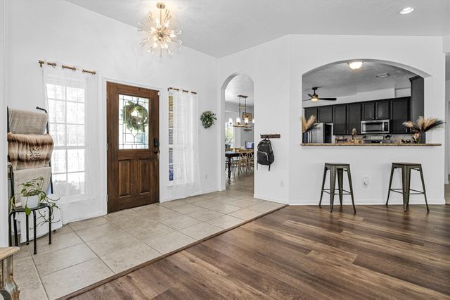 1006 Commons Waterway Drive, Huffman, TX 77336