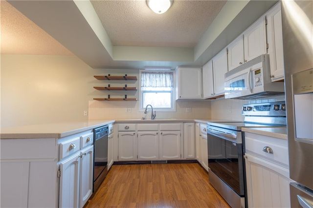 4514 Alpha Lane, St Joseph, MO 64506