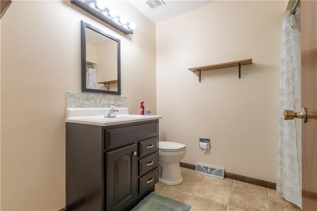 4514 Alpha Lane, St Joseph, MO 64506