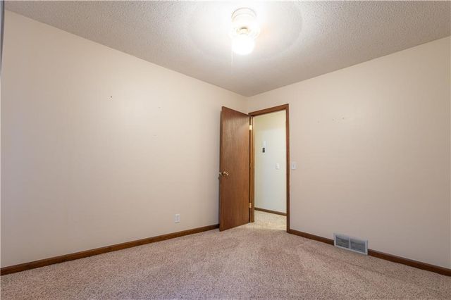 4514 Alpha Lane, St Joseph, MO 64506