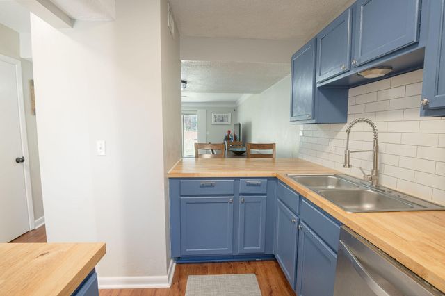 401 Andrea Lane, Hanahan, SC 29410