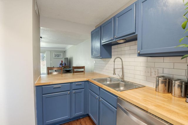 401 Andrea Lane, Hanahan, SC 29410