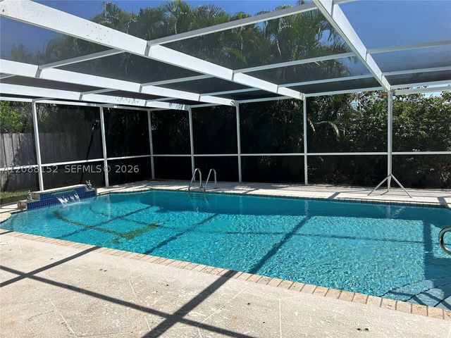2480 NE 46th St, Lighthouse Point, FL 33064