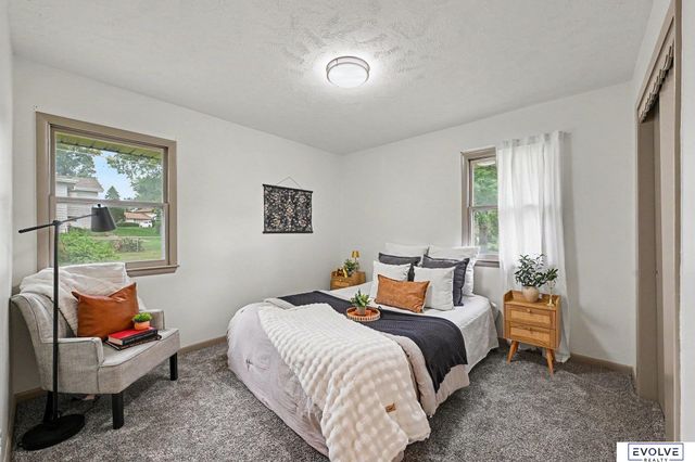 727 N Beadle Street, Papillion, NE 68046