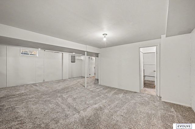 727 N Beadle Street, Papillion, NE 68046