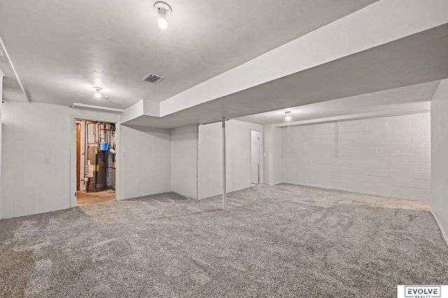 727 N Beadle Street, Papillion, NE 68046