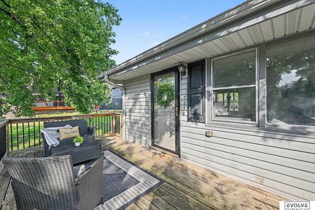 727 N Beadle Street, Papillion, NE 68046