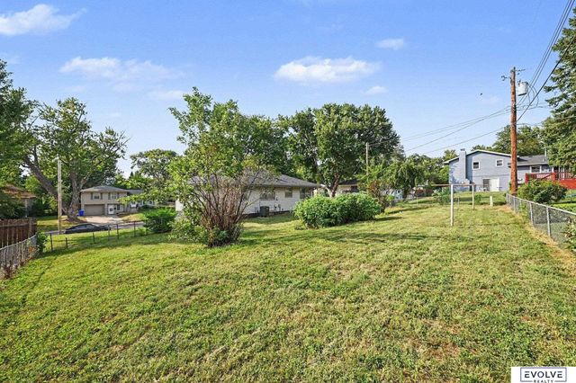 727 N Beadle Street, Papillion, NE 68046