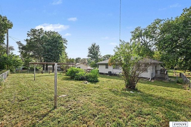 727 N Beadle Street, Papillion, NE 68046