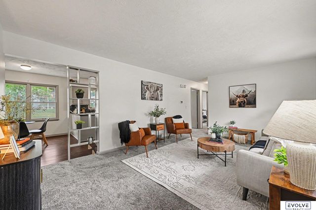 727 N Beadle Street, Papillion, NE 68046