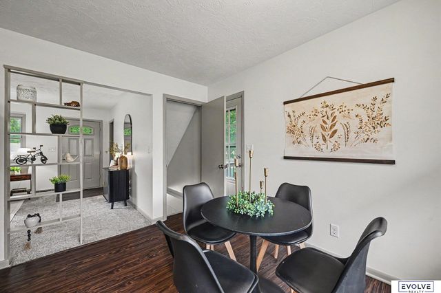 727 N Beadle Street, Papillion, NE 68046