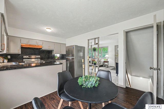 727 N Beadle Street, Papillion, NE 68046