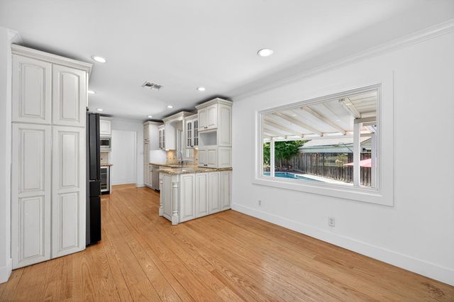 1140 Castec Dr, Sacramento, CA 95864