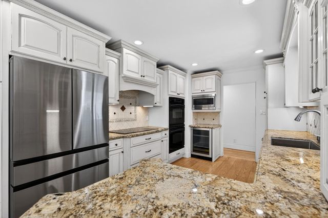 1140 Castec Dr, Sacramento, CA 95864