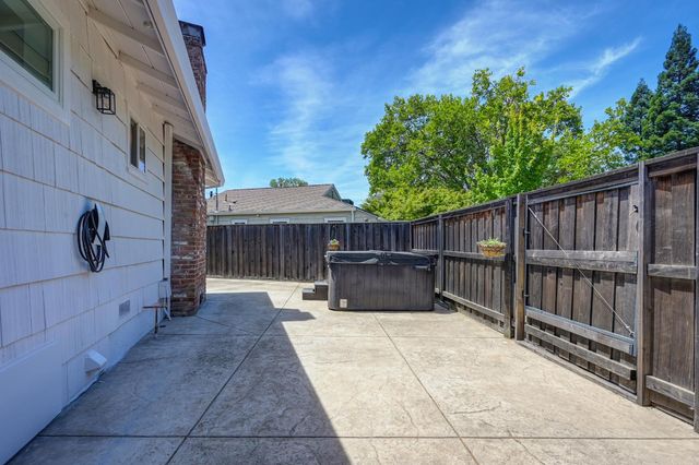 1140 Castec Dr, Sacramento, CA 95864