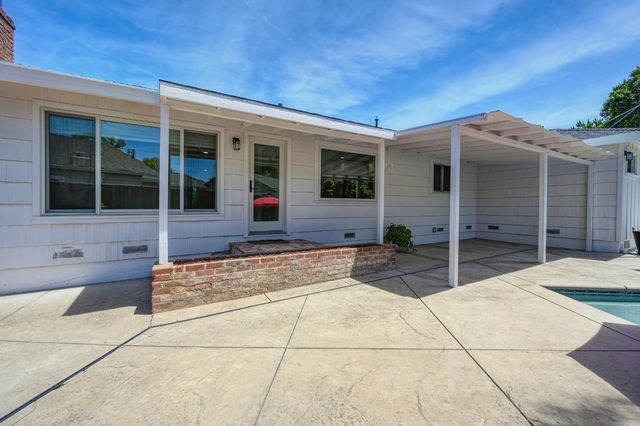 1140 Castec Dr, Sacramento, CA 95864