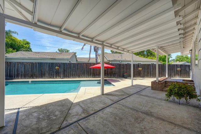 1140 Castec Dr, Sacramento, CA 95864