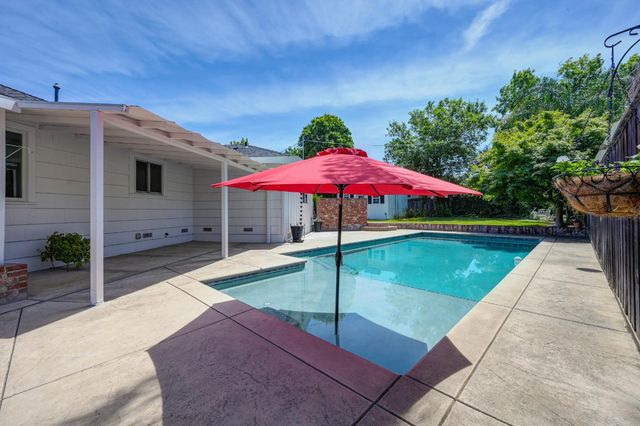 1140 Castec Dr, Sacramento, CA 95864