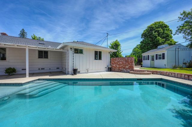 1140 Castec Dr, Sacramento, CA 95864
