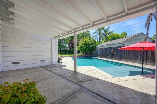 1140 Castec Dr, Sacramento, CA 95864
