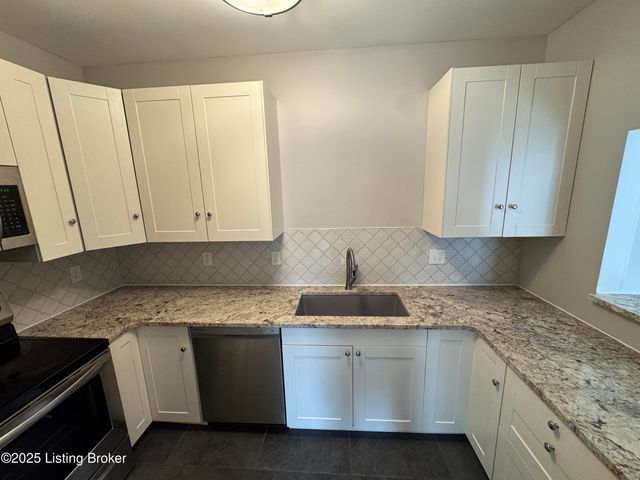 1130 Westlynne Pl UNIT 8, Louisville, KY 40222