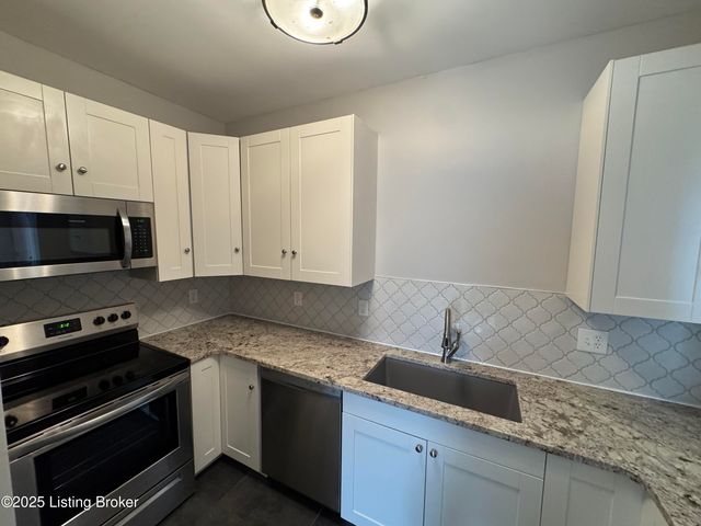 1130 Westlynne Pl UNIT 8, Louisville, KY 40222