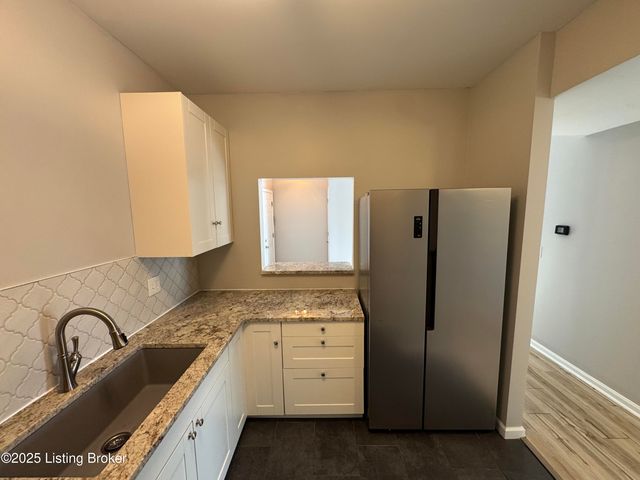 1130 Westlynne Pl UNIT 8, Louisville, KY 40222