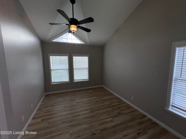 1130 Westlynne Pl UNIT 8, Louisville, KY 40222