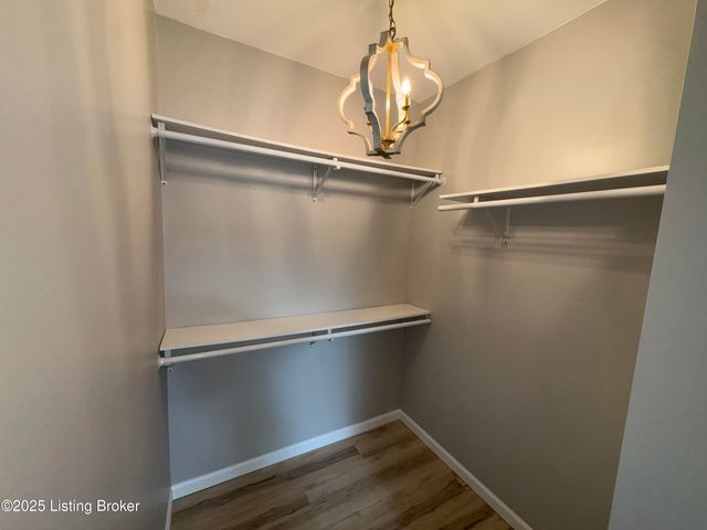 1130 Westlynne Pl UNIT 8, Louisville, KY 40222