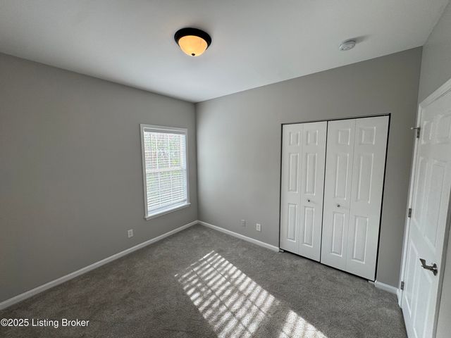 1130 Westlynne Pl UNIT 8, Louisville, KY 40222