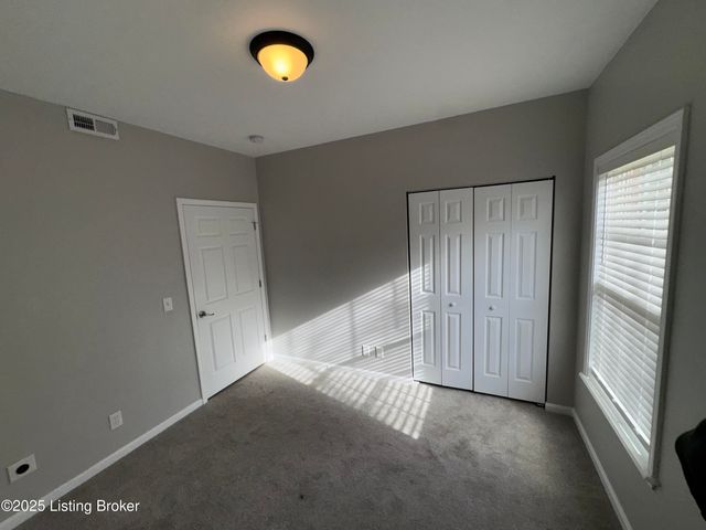 1130 Westlynne Pl UNIT 8, Louisville, KY 40222